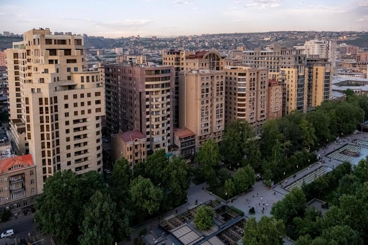 Rooftop Apart-Hotel Ереван Экстерьер фото